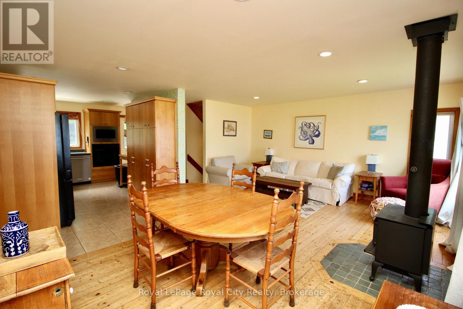 14 DOCK LANE - 14