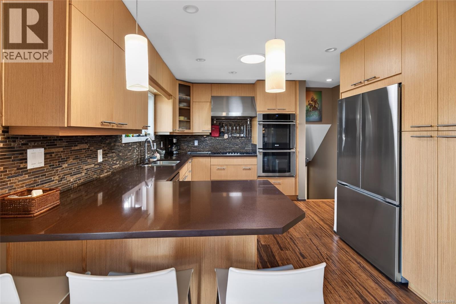 3945 Exton St - 10