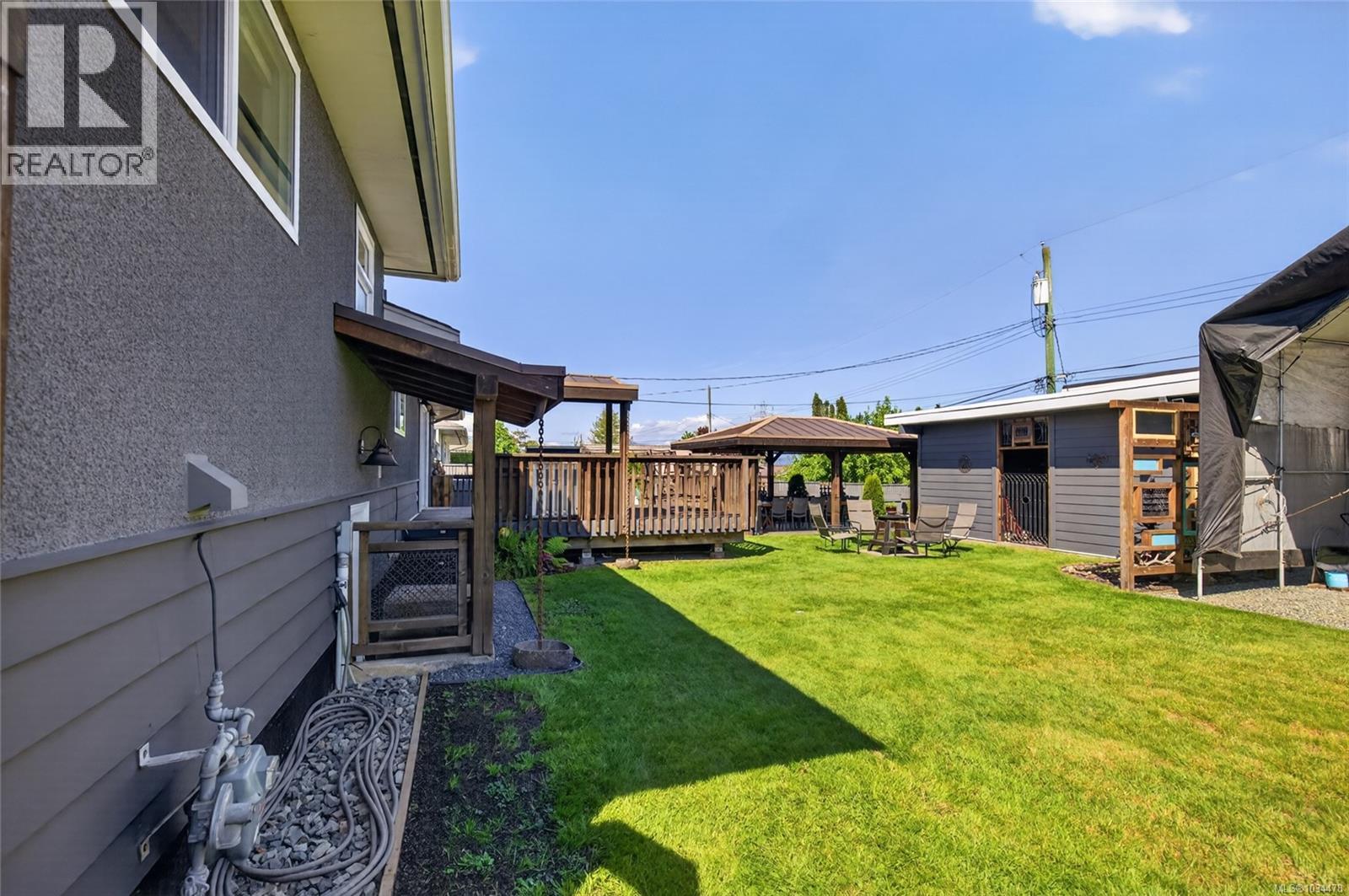 3945 Exton St - 53
