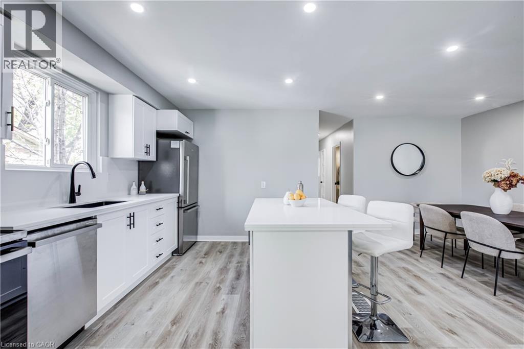 2367 MIDDLESMOOR Crescent, Burlington, Ontario, L7P3X4 — Photo 6