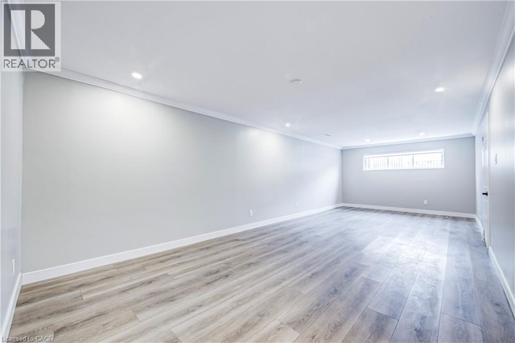 2367 MIDDLESMOOR Crescent, Burlington, Ontario, L7P3X4 — Photo 13