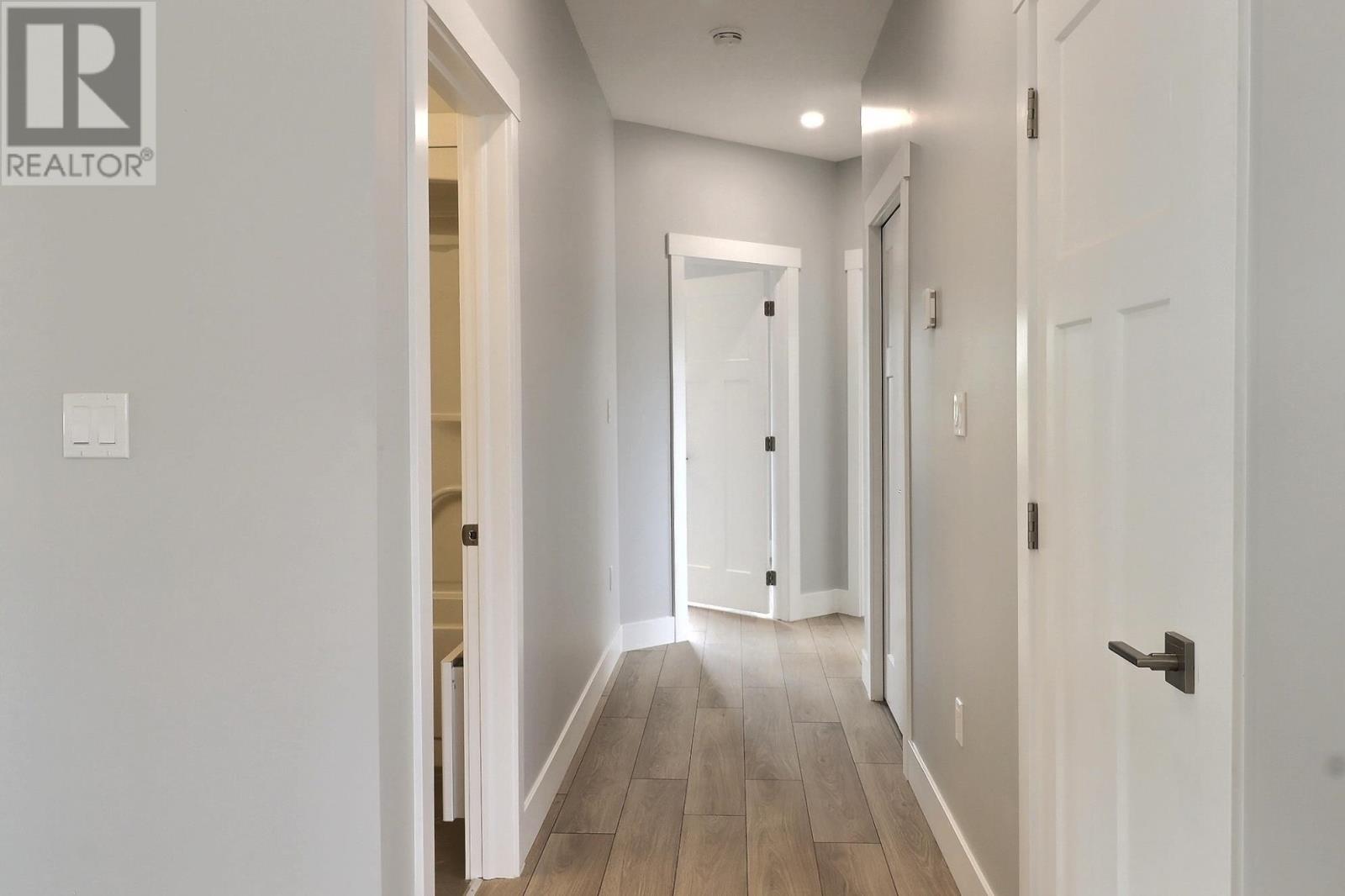7 East Bay Drive - 12