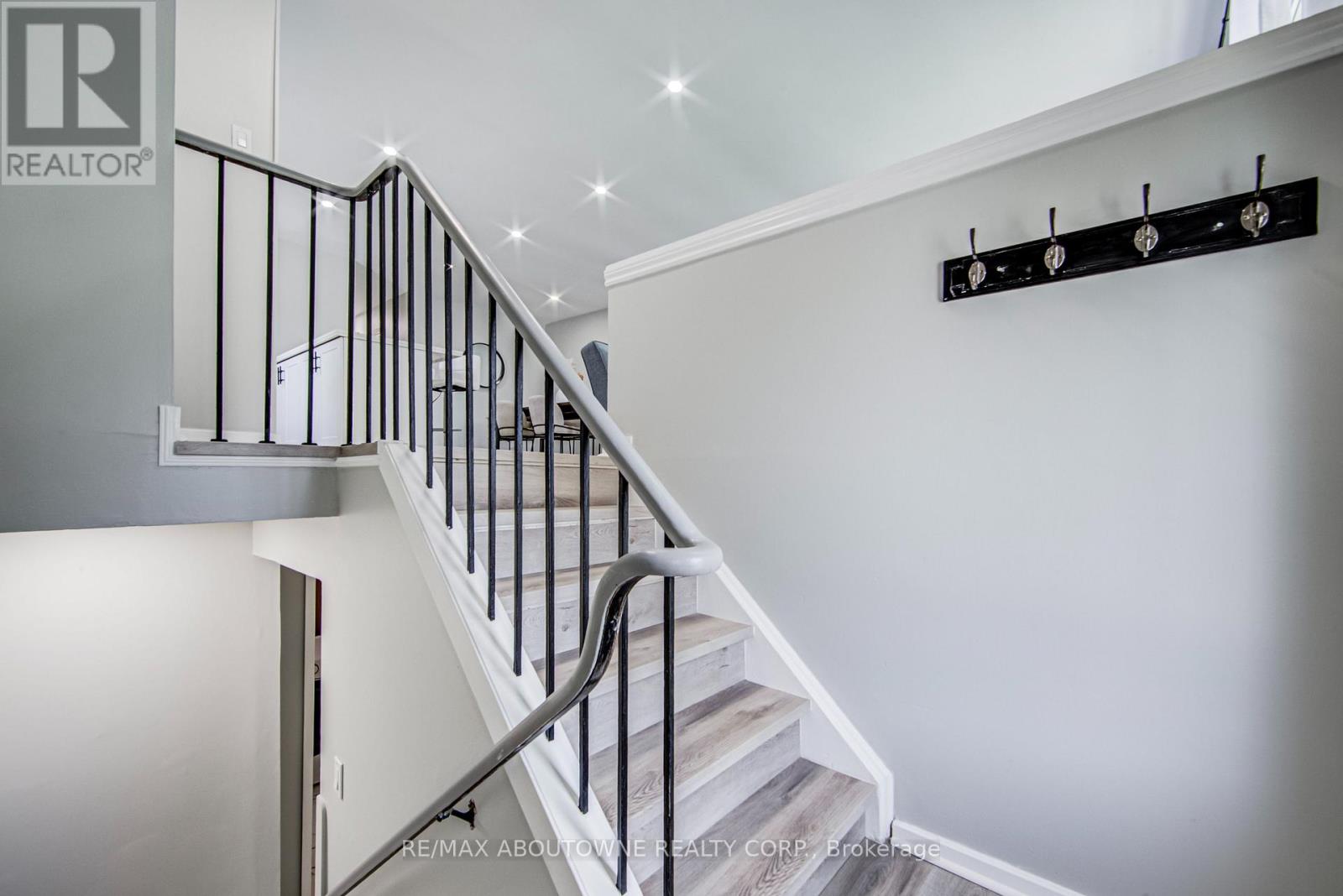 2367 MIDDLESMOOR CRESCENT - 16