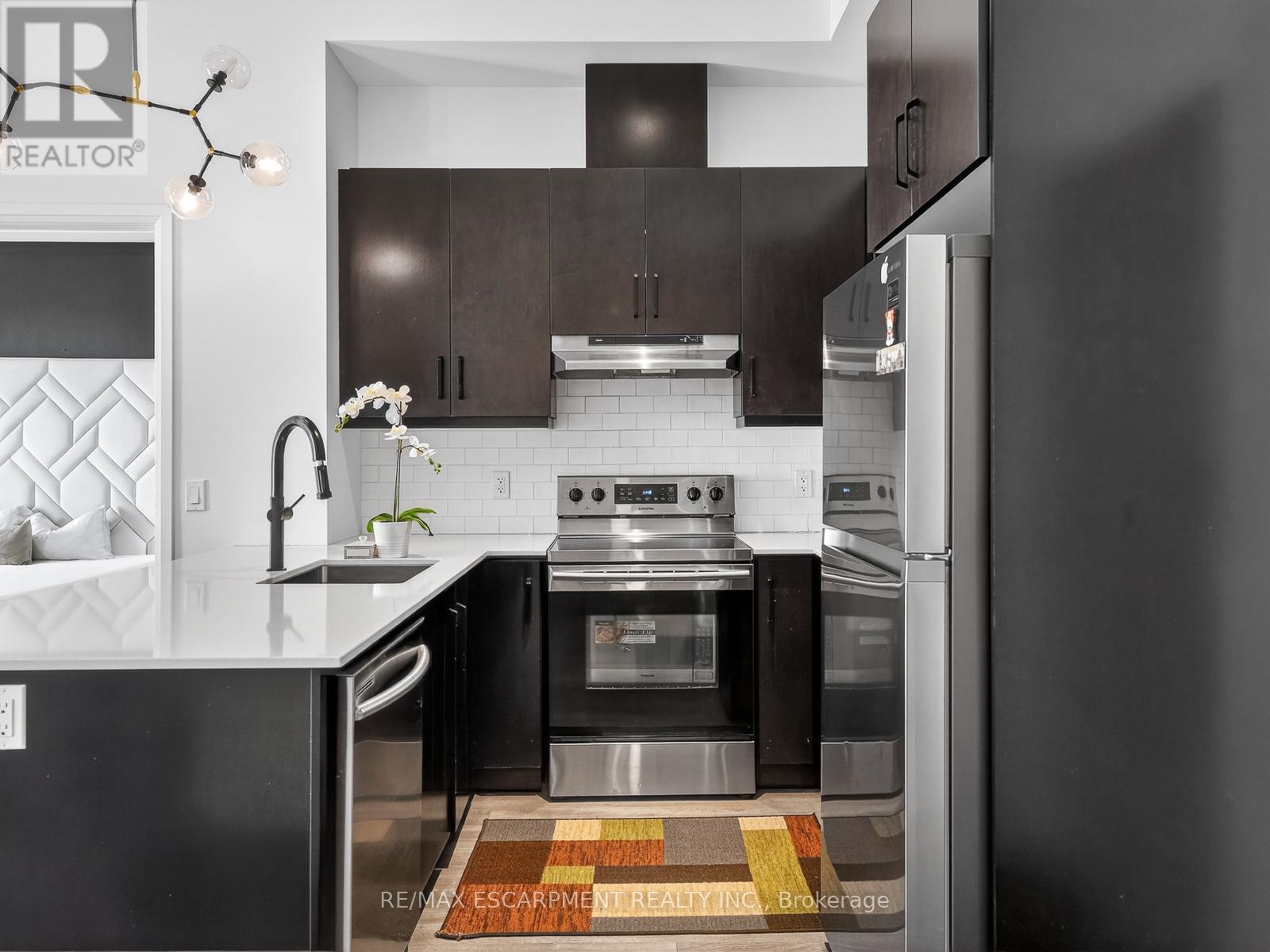 #631 1105 LEGER WAY - 10