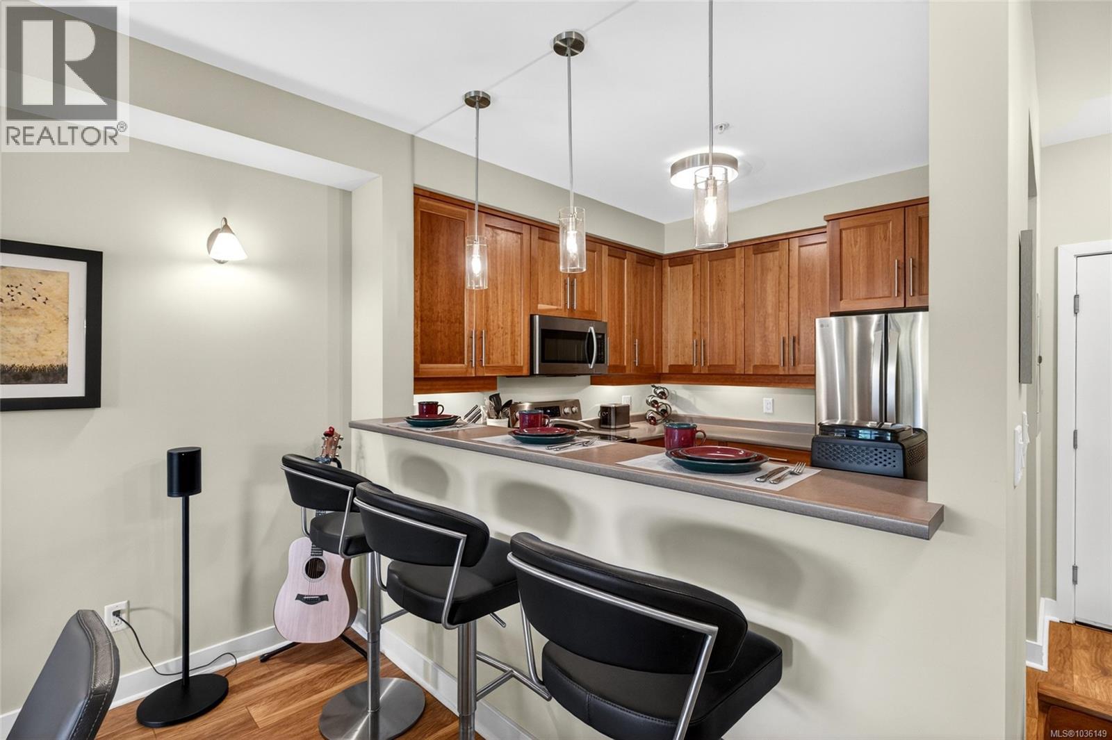 303E 1115 Craigflower Road, Esquimalt