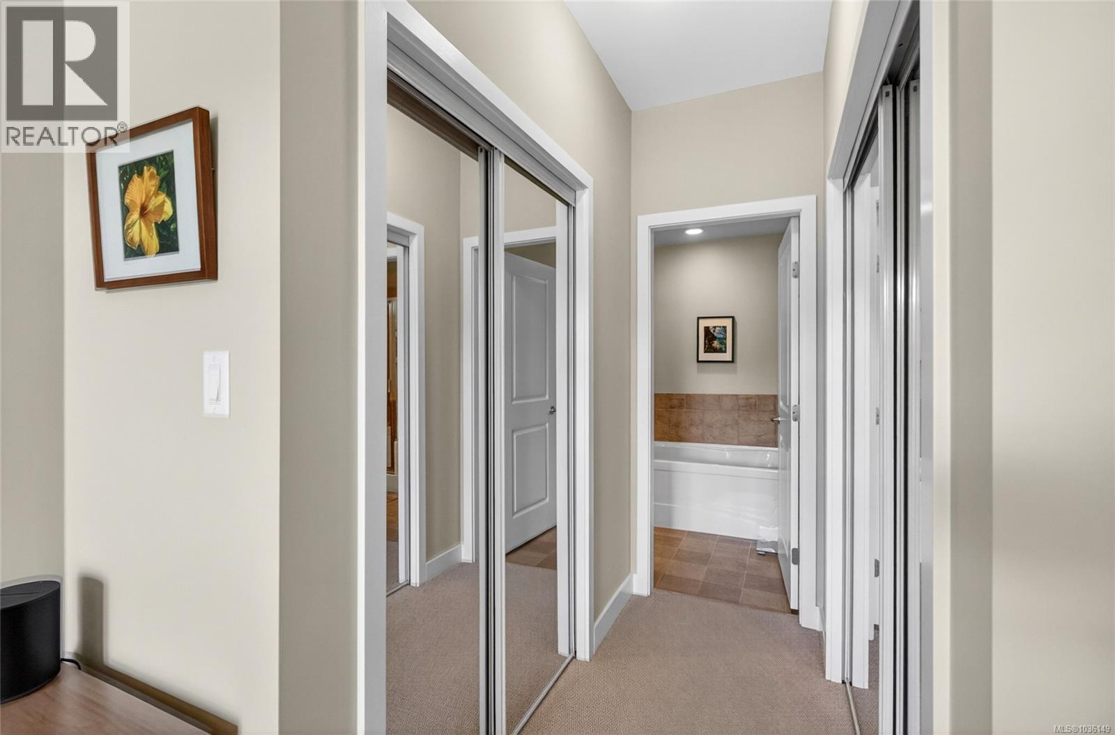 303E 1115 Craigflower Road, Esquimalt