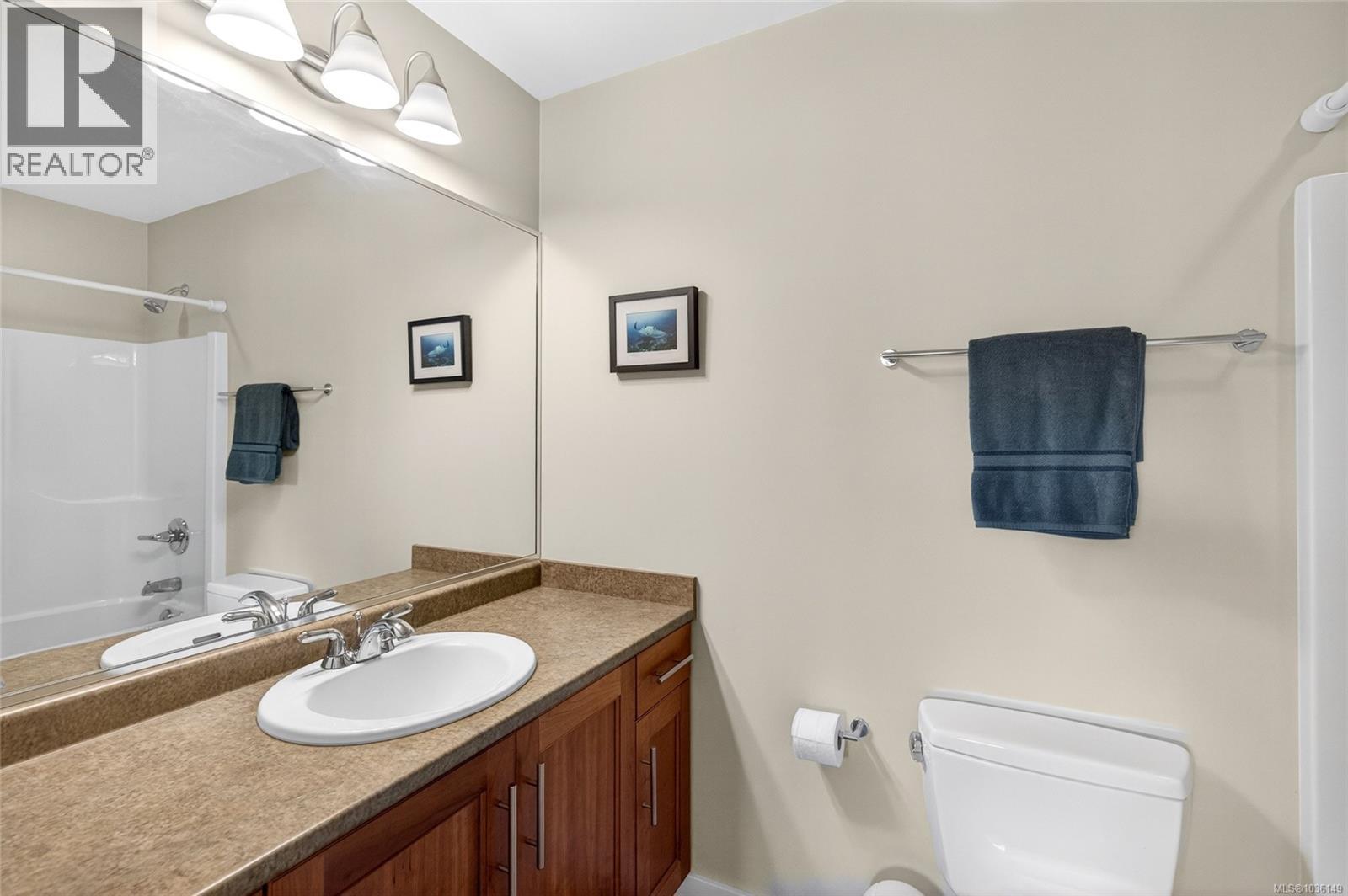 303E 1115 Craigflower Road, Esquimalt
