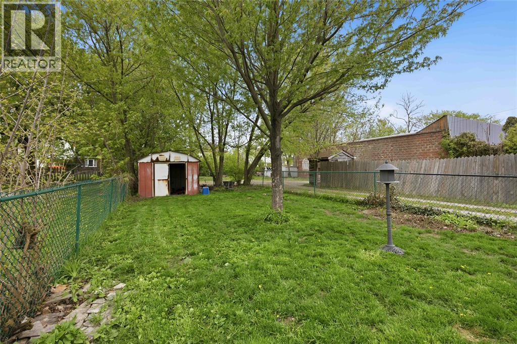173 MITTON STREET South, Sarnia, Ontario, N7T3C8 — Photo 5