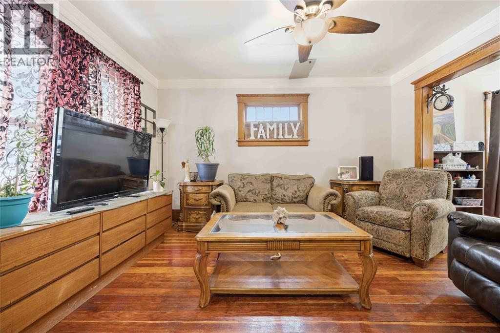 173 MITTON STREET South, Sarnia, Ontario, N7T3C8 — Photo 7