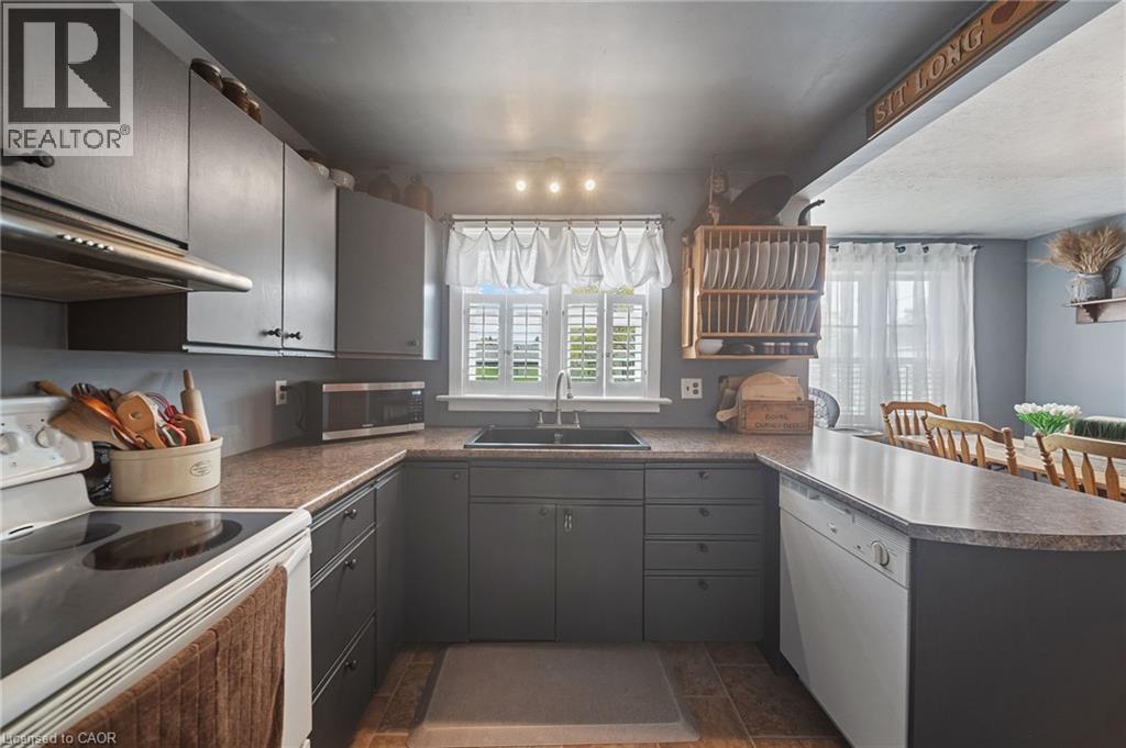 14 SHERRING Street N - 16