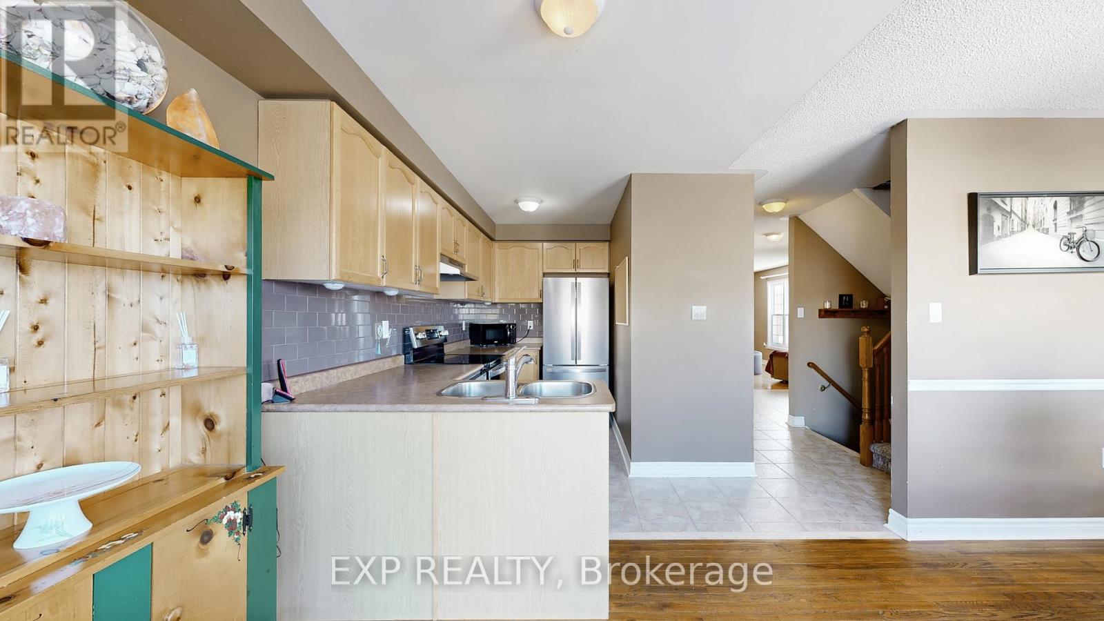 33 WRENDALE CRESCENT - 14