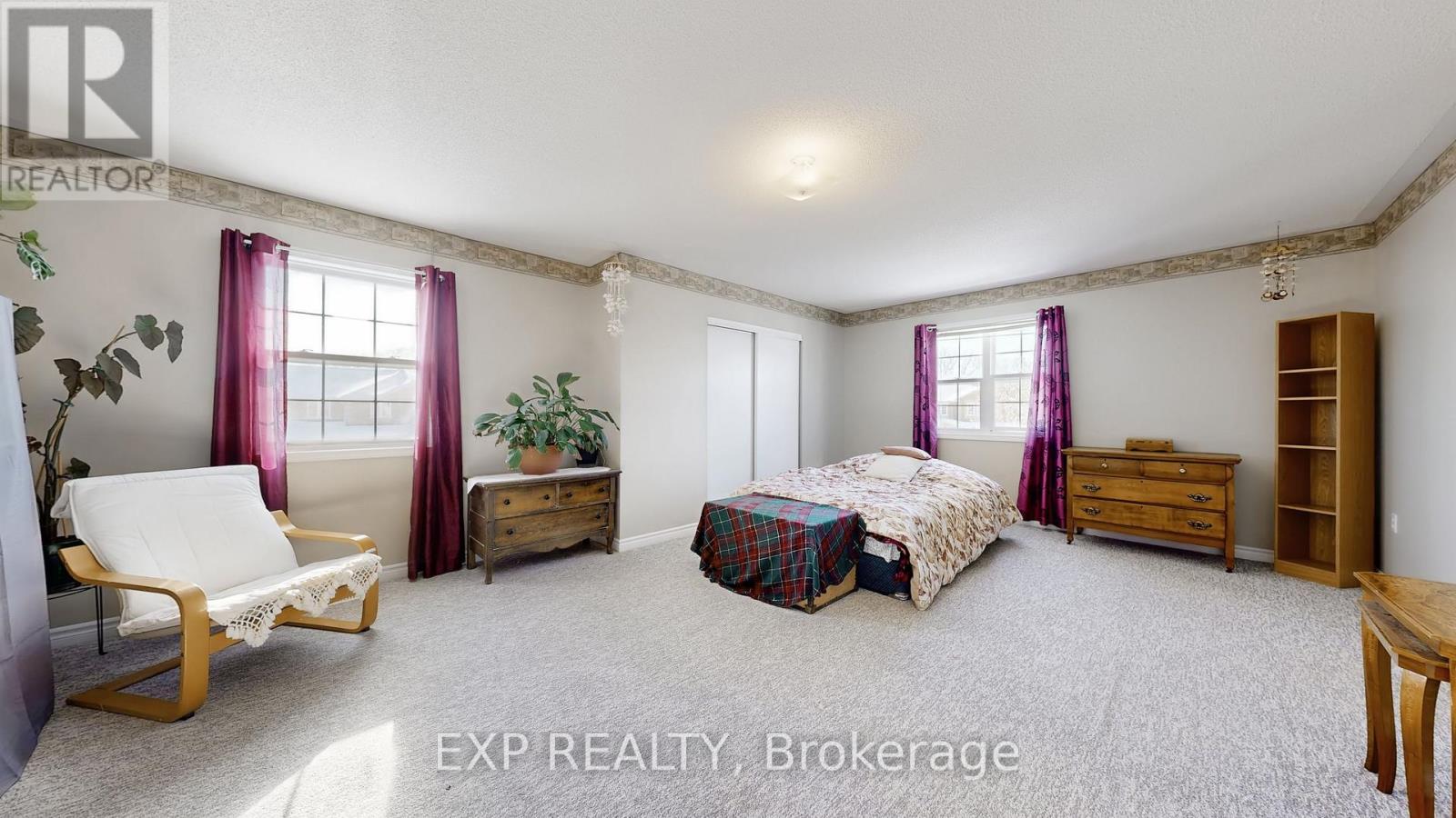 33 WRENDALE CRESCENT - 24