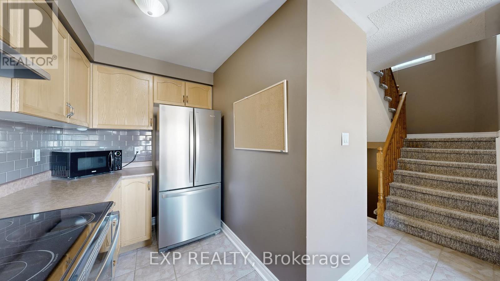 33 WRENDALE CRESCENT - 15
