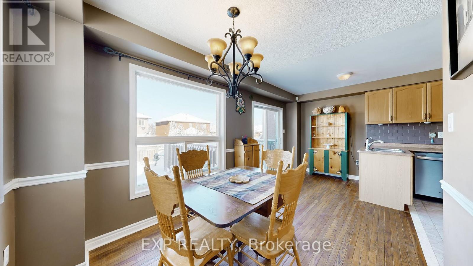 33 WRENDALE CRESCENT - 21