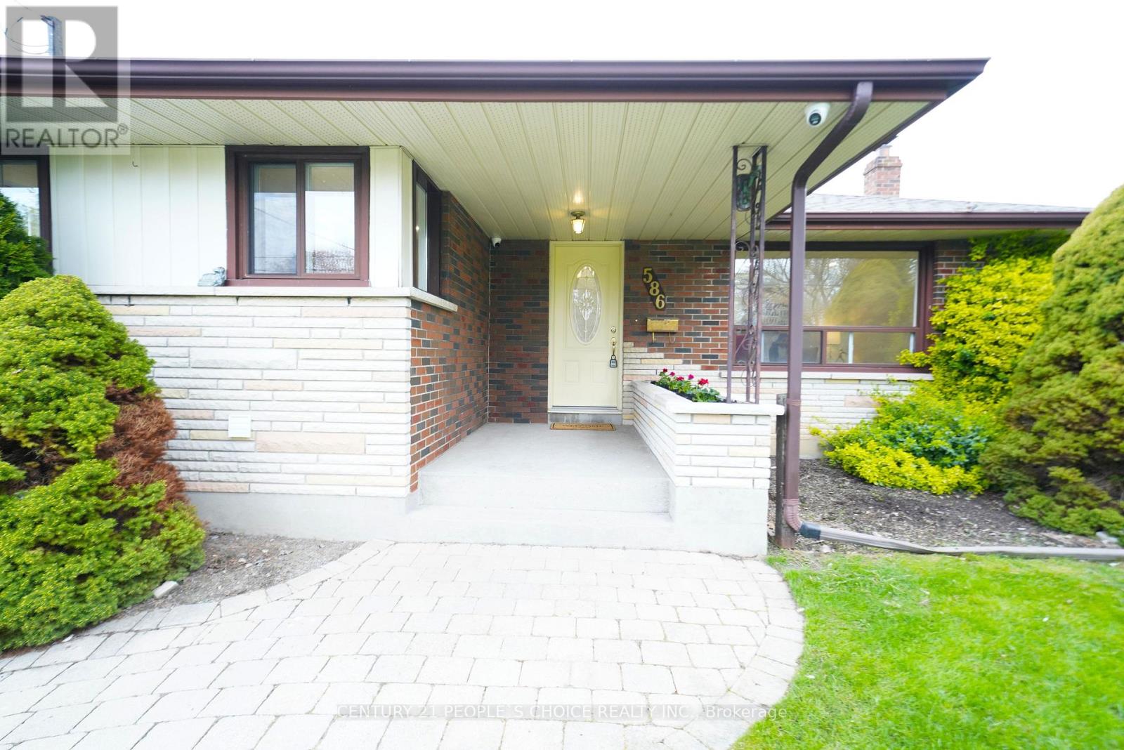 586 CENTRAL PK BOULEVARD N - Image 3