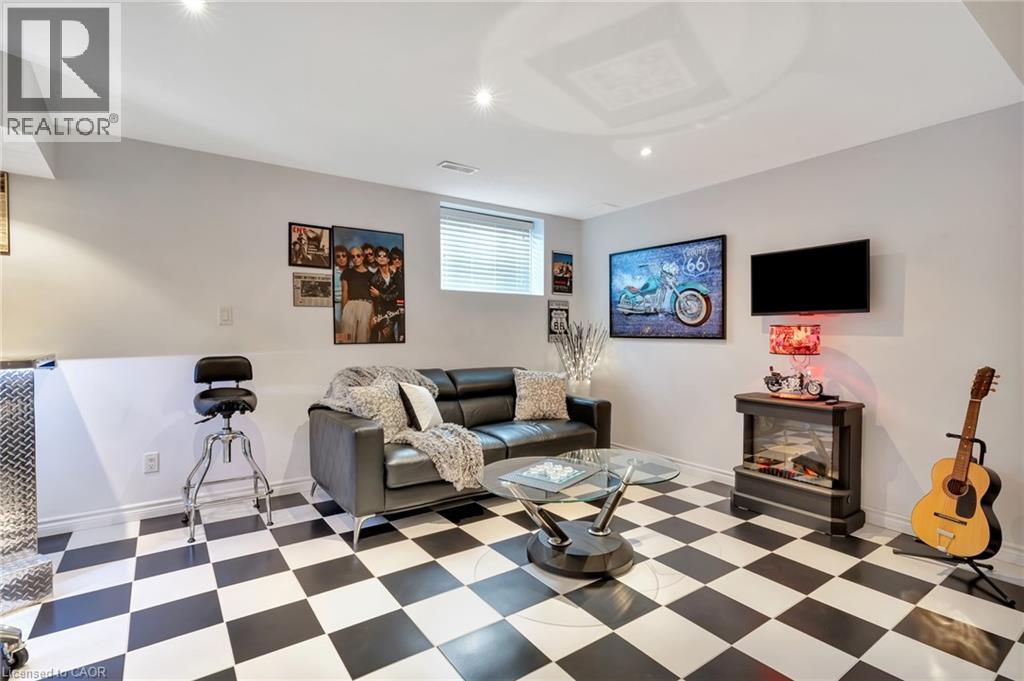 257 DONLY Drive S - 32