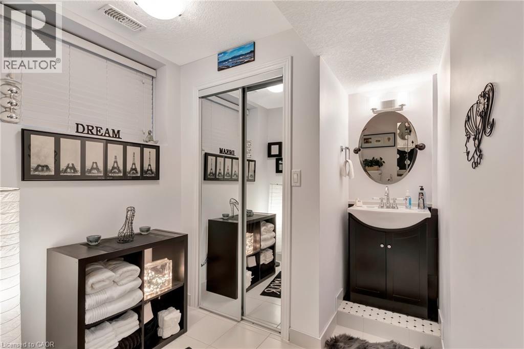 257 DONLY Drive S - 40