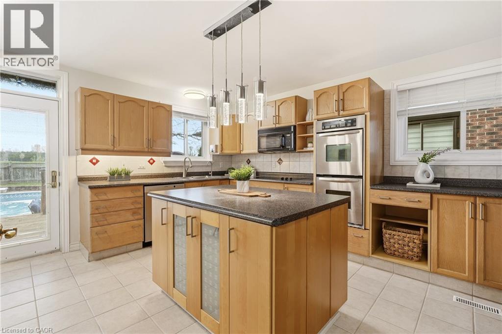 694 MULLIN Way, Burlington, Ontario, L7L4J7 — Photo 18