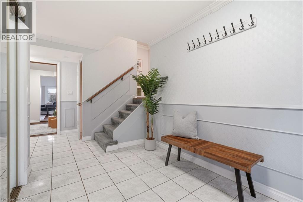 694 MULLIN Way, Burlington, Ontario, L7L4J7 — Photo 4