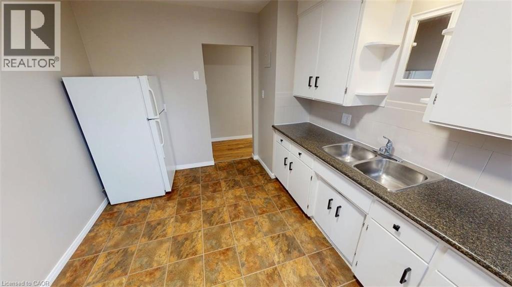 24 BURN Place, Kitchener, Ontario, N2M1Y9 — Photo 6