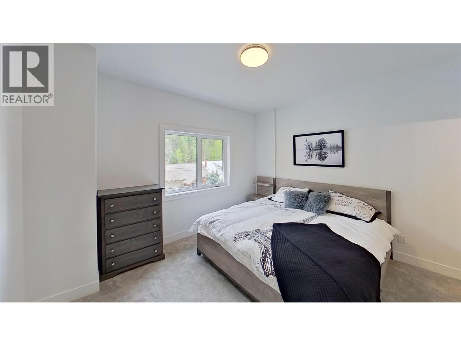 #204 70 Boundary Street - 11