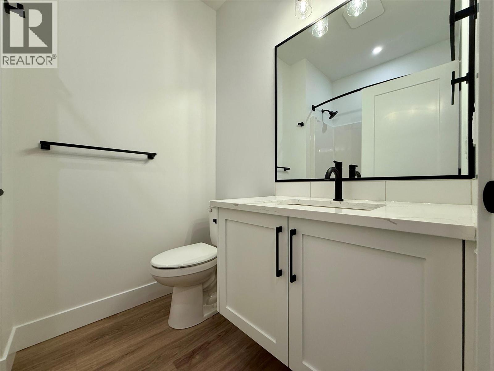 #204 70 Boundary Street - 43