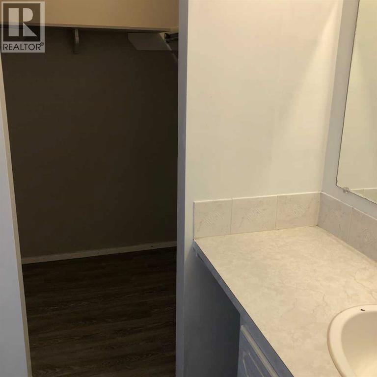 22 Whitman Close NE - 19
