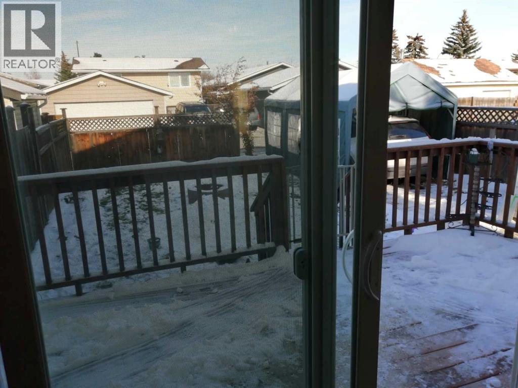 22 Whitman Close NE - 30