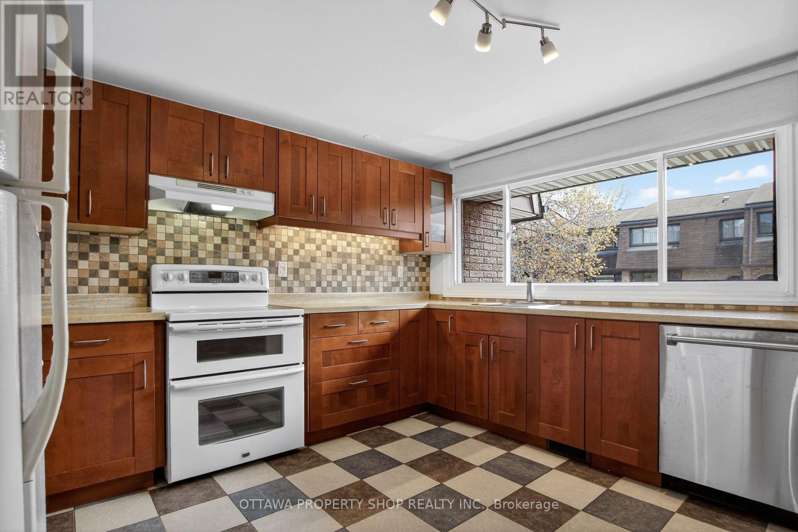 ##30 2 BERTONA STREET - 5