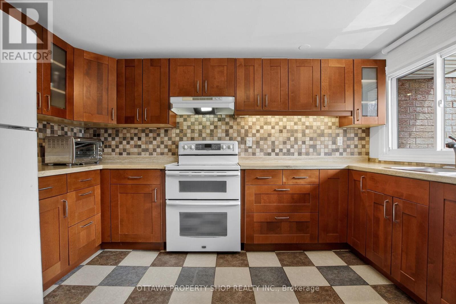 ##30 2 BERTONA STREET - 6