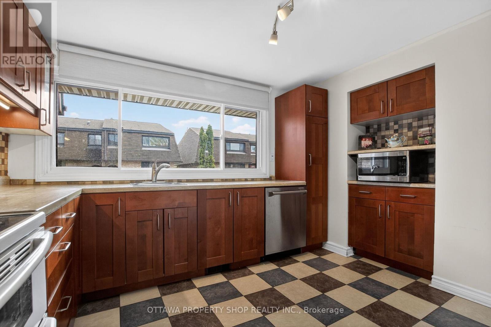##30 2 BERTONA STREET - 8