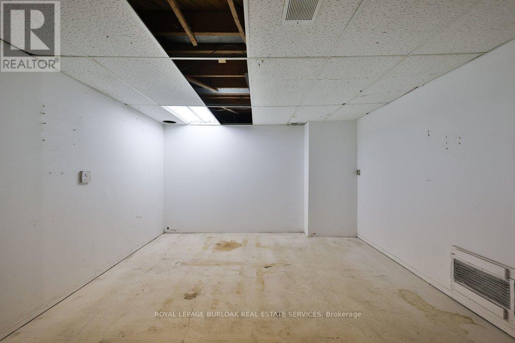 759 KING ROAD - 27