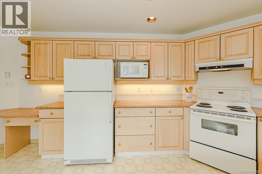 #104 1085 Tillicum Rd - 14
