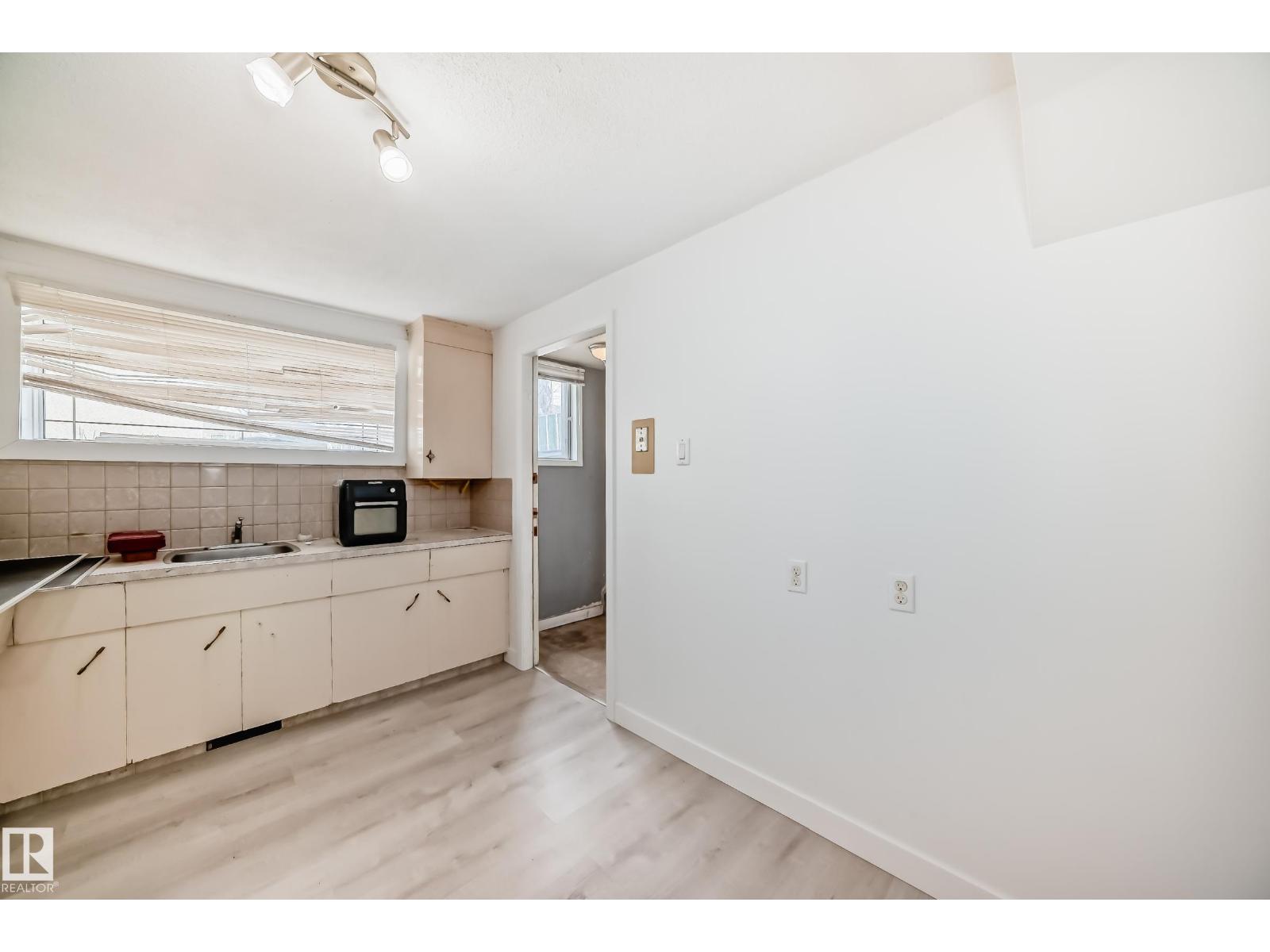 12825 102 ST NW, Edmonton