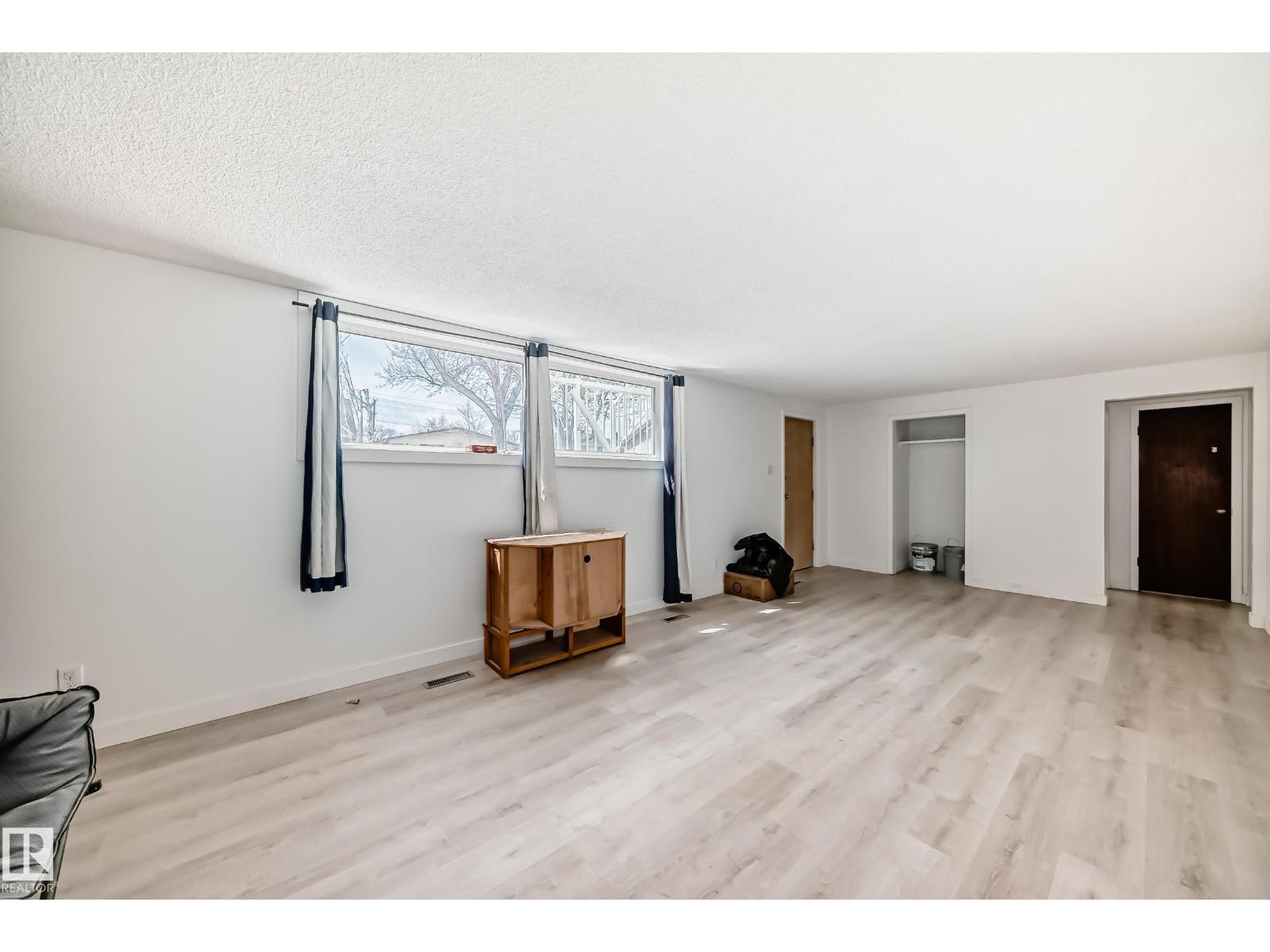 12825 102 ST NW, Edmonton