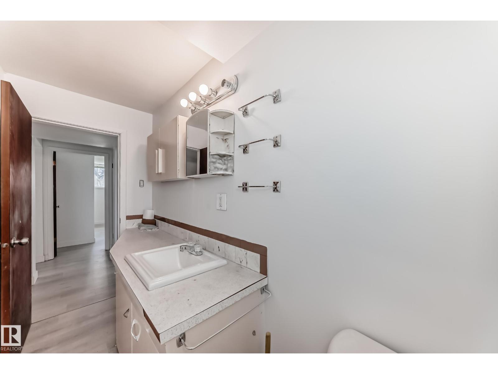 12825 102 ST NW, Edmonton