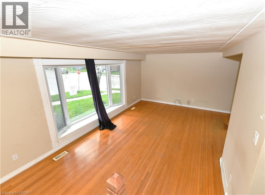 110 SILVERSPRING Crescent, Kitchener, Ontario, N2M4P4 — Photo 4