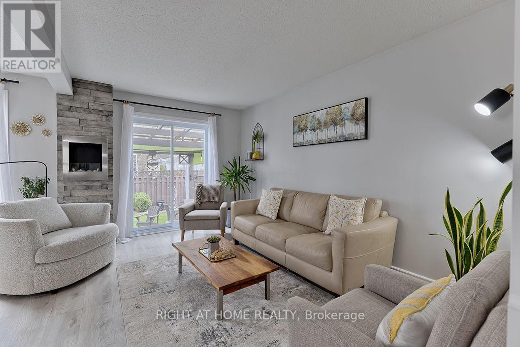 29 PEACOCK CRESCENT - 18