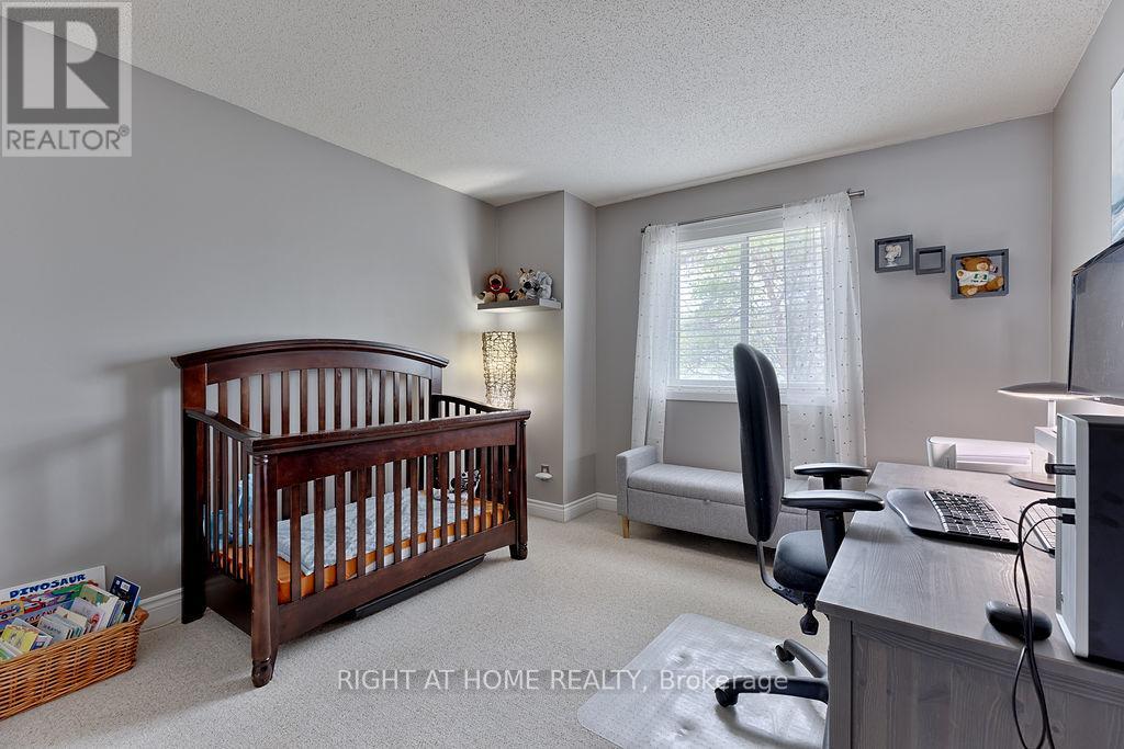 29 PEACOCK CRESCENT - 25