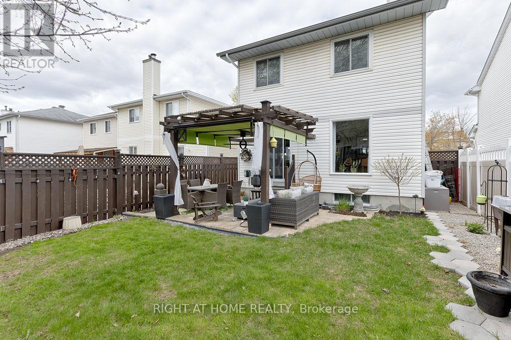 29 PEACOCK CRESCENT - 30
