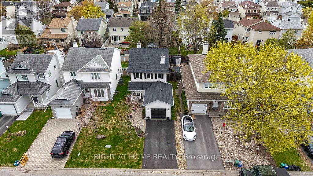 29 PEACOCK CRESCENT - 35