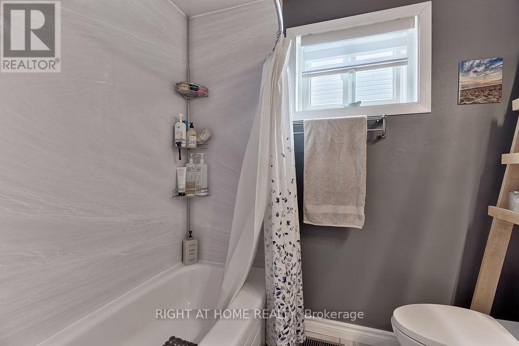 29 PEACOCK CRESCENT - 47