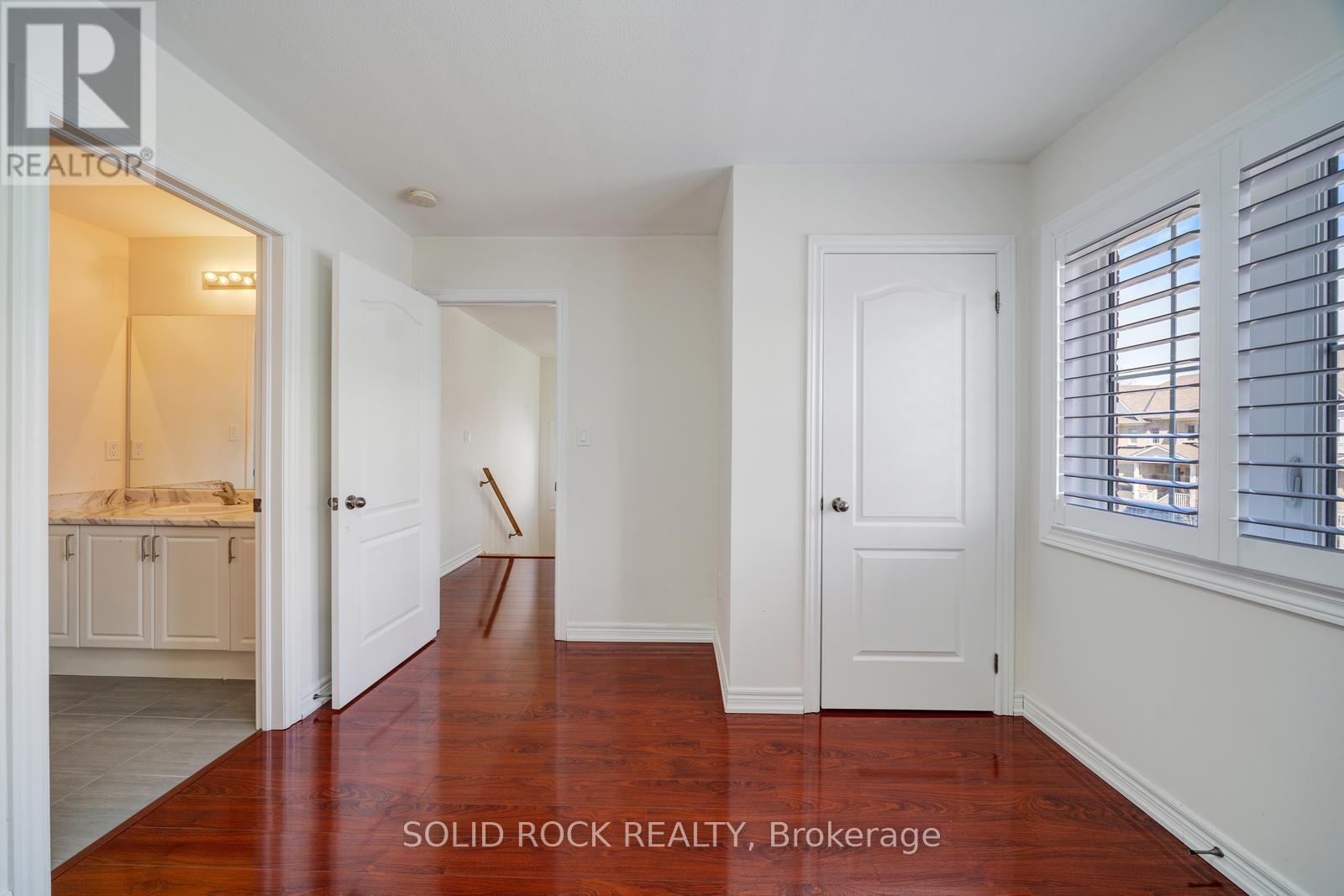 22 TAIT CRESCENT - 32