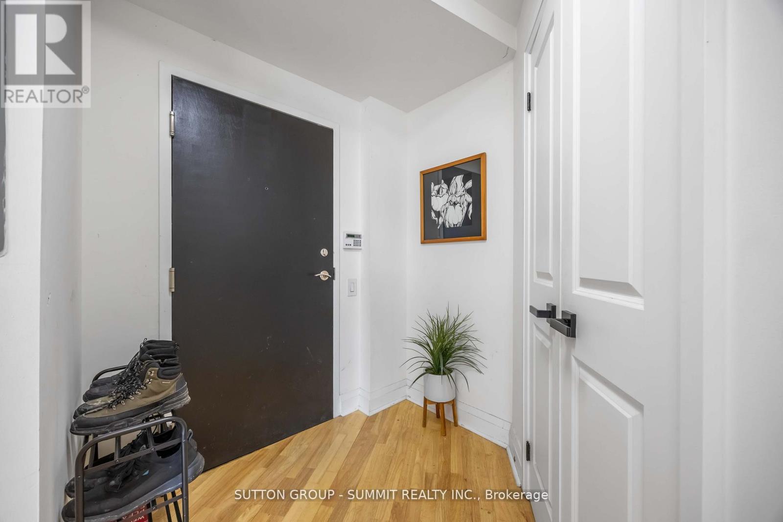 #PH01 15 WINDERMERE AVENUE - 4