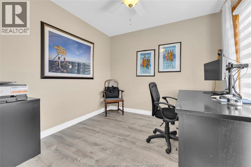 2048 Eugeni, Tecumseh, Ontario, N9K1B3 — Photo 5