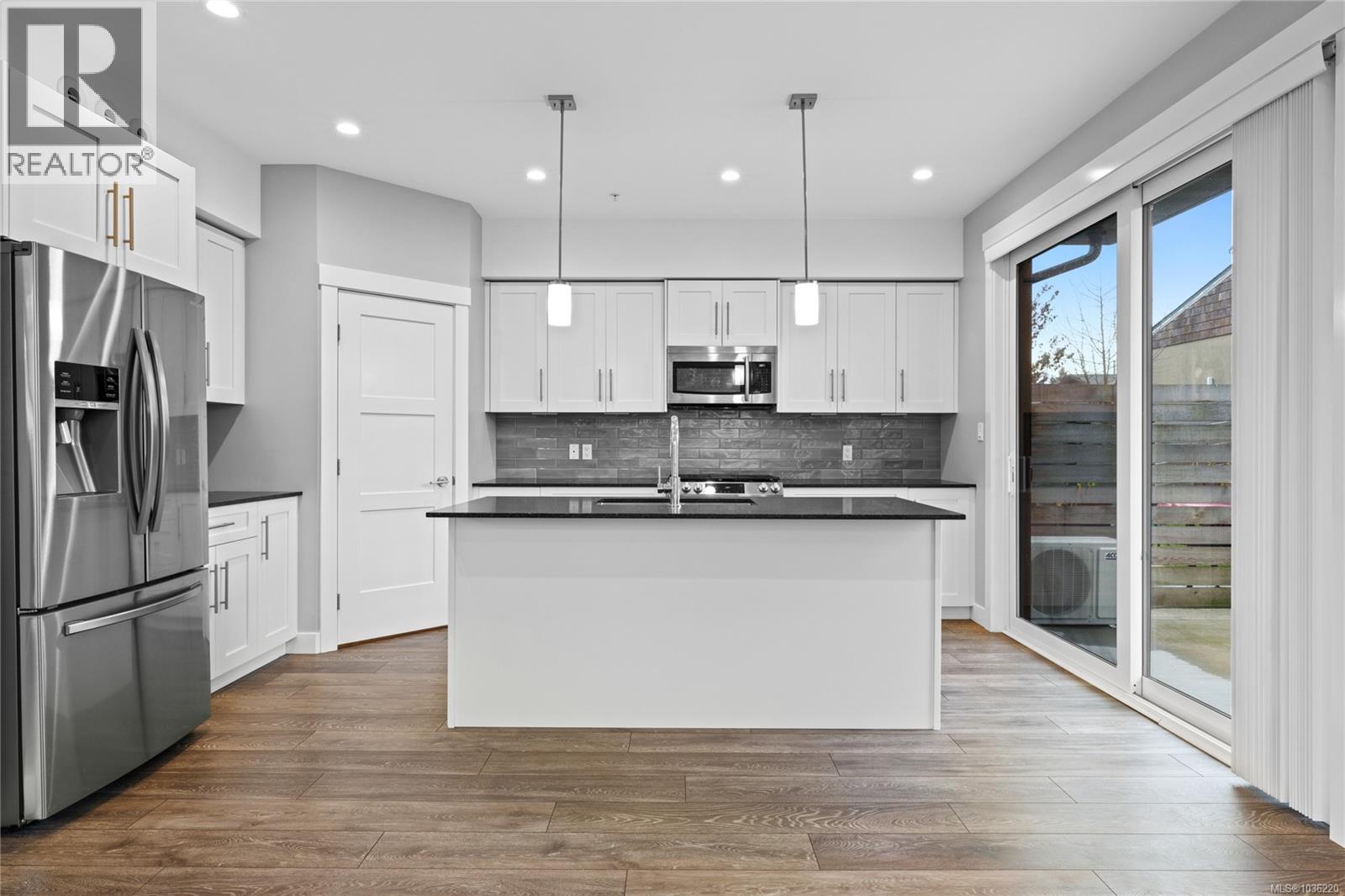 #D3 327 Hilchey Rd - 8