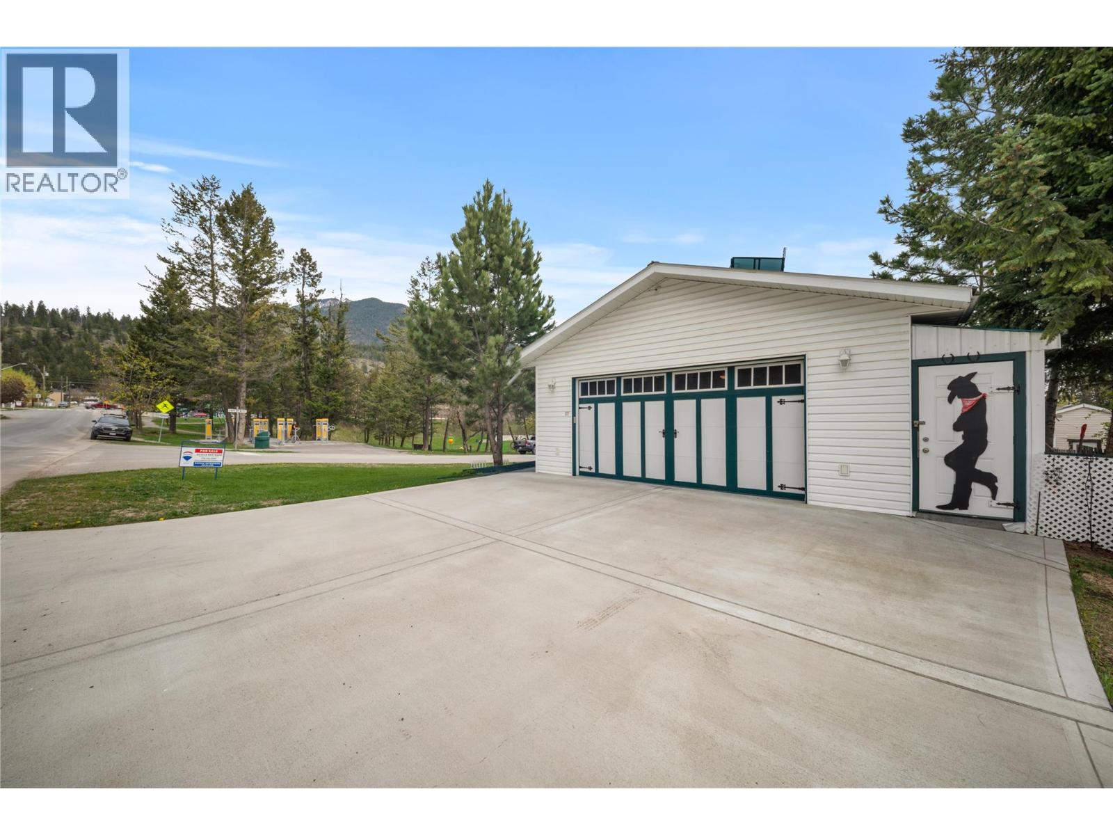 7527 Park Drive West - 4