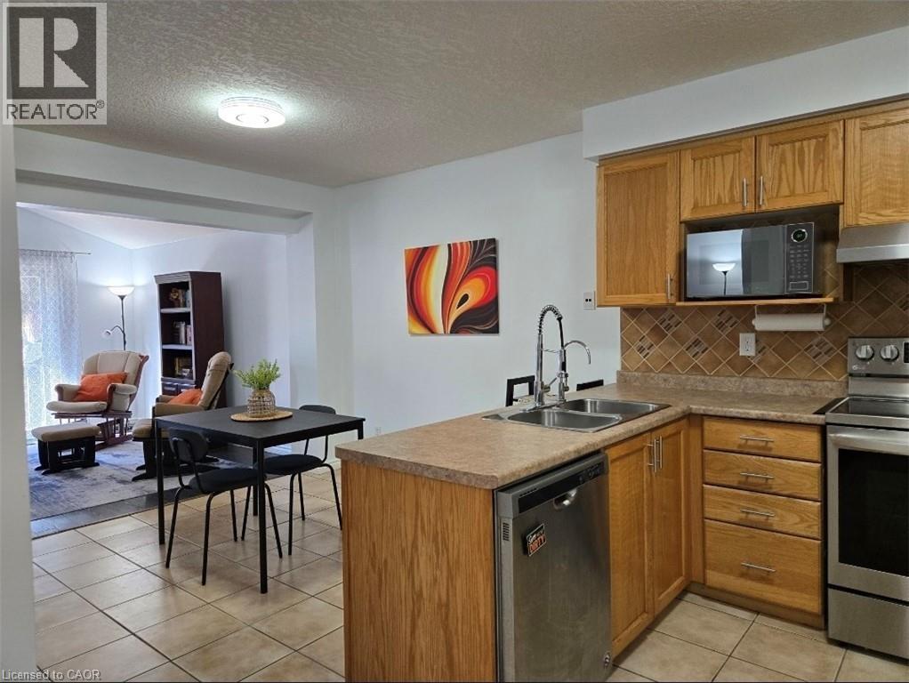 36 LILYWOOD Drive, Cambridge, Ontario, N1P1G9 — Photo 35