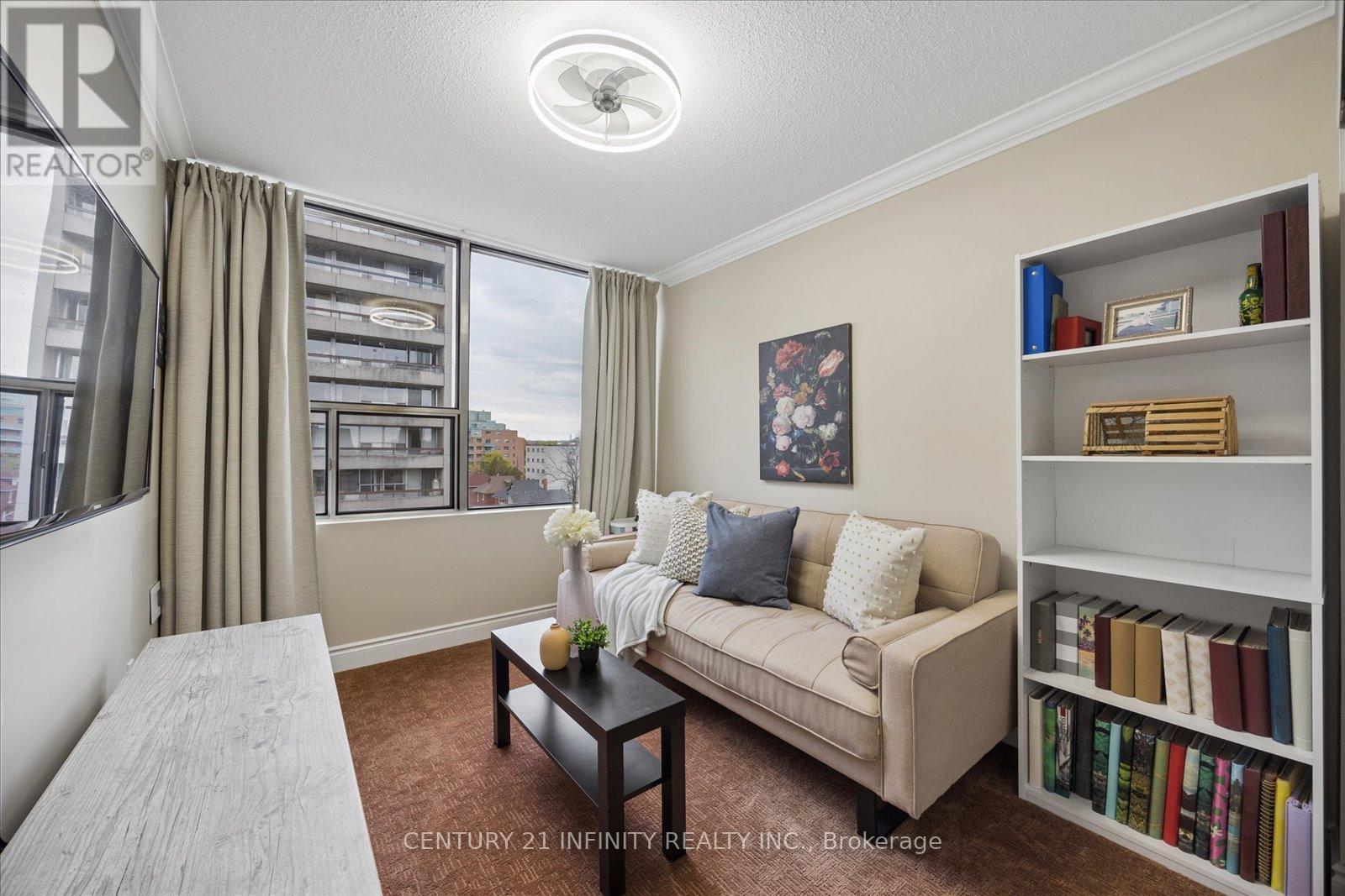 #635 50 RICHMOND STREET E - 20