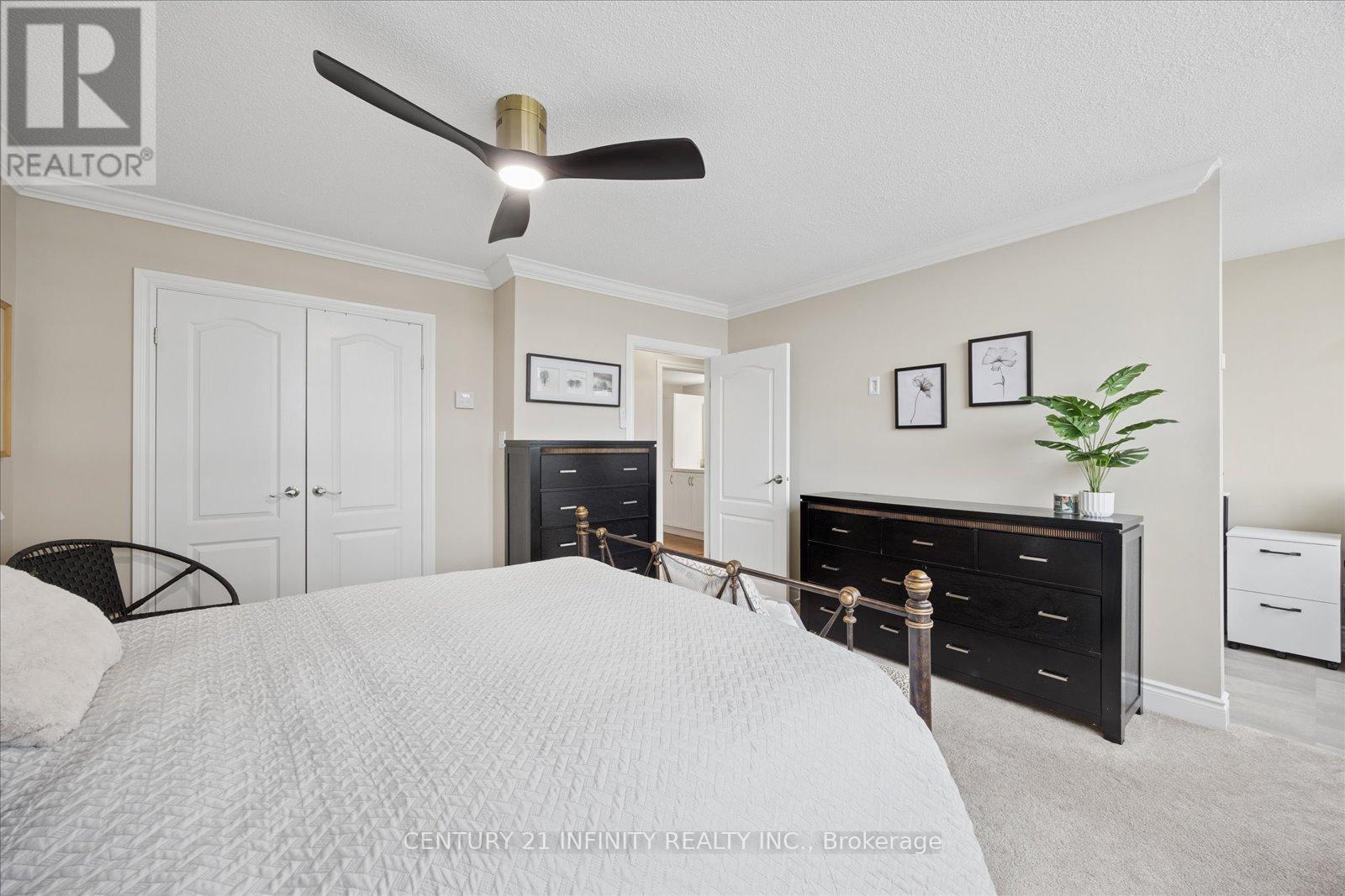 #635 50 RICHMOND STREET E - 12